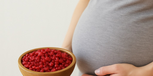 خطر یا درمان؟ 7 حقیقت درباره زرشک در بارداری که باید بدانید